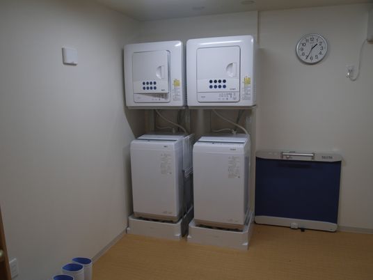 洗濯機と乾燥機のある空間