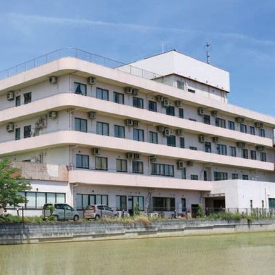 開かれた施設の外観