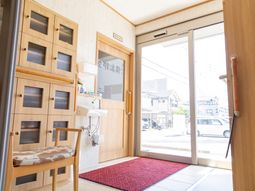 明るいエントランス