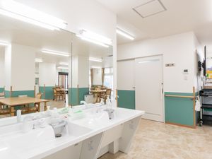明るい洗面台