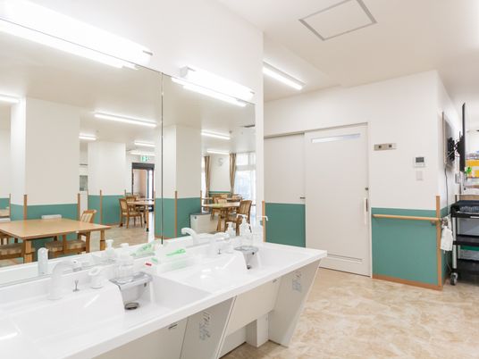 明るい洗面台