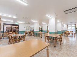 広々としたラウンジ