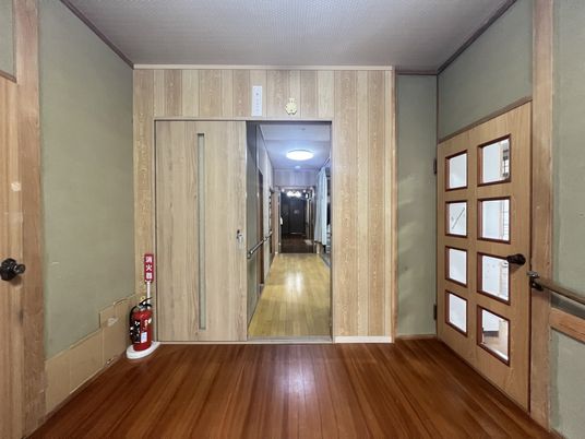 廊下の穏やかな風景