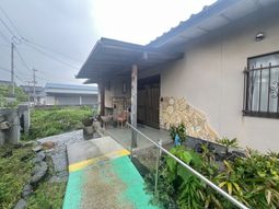 和風の落ち着いたエントランス