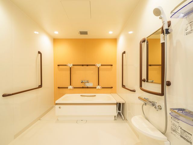 清潔感ある洗面所 浴室 毎日の業務に活かせる、整った設備が整う洗面所で勤務できます。