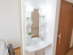 明るい洗面台スペース