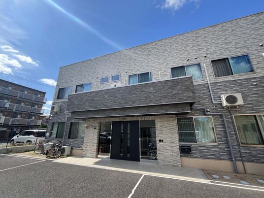 ゆったりした外観の施設