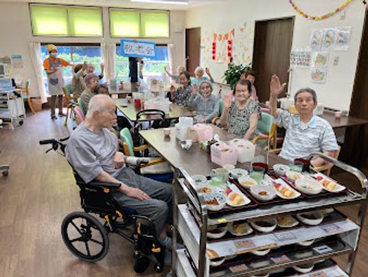 楽しげな食堂の様子