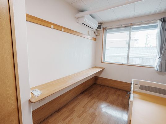 窓際が明るい居室