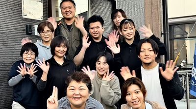 元気なスタッフ挨拶