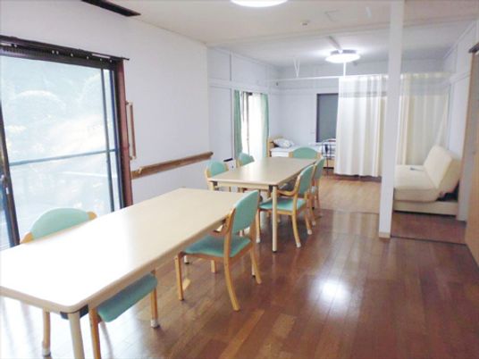 自然光が差し込む部屋