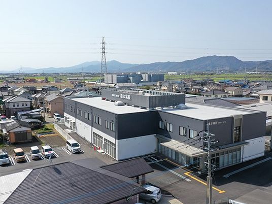 建物全景の外観  