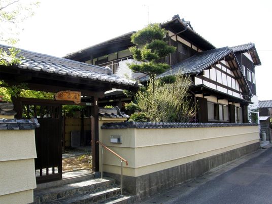 和風の建物外観  