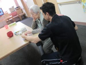 利用者と職員の交流の様子