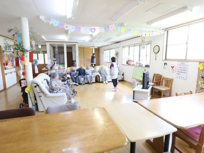 明るく広い集会スペース