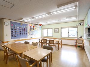 明るい食堂の様子