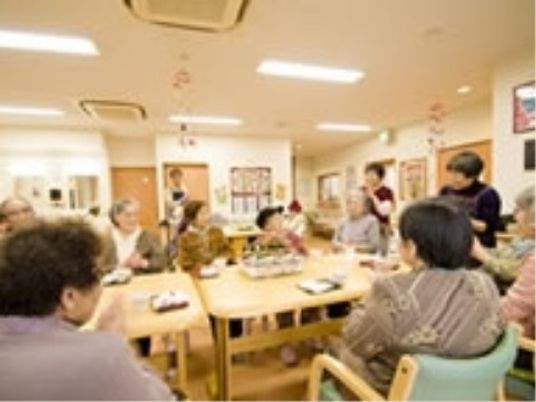 活気ある食堂の様子