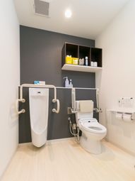 手すり付きトイレ空間
