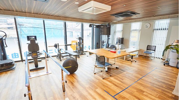 器具が揃う機能訓練室