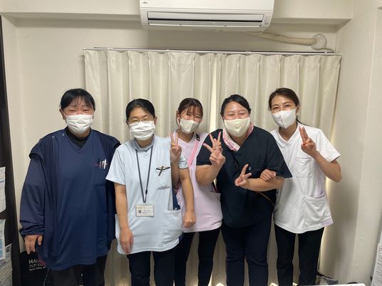 スタッフが集う室内