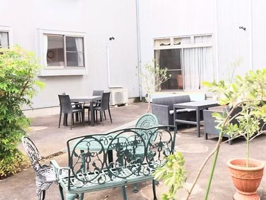 中庭の屋外席  
