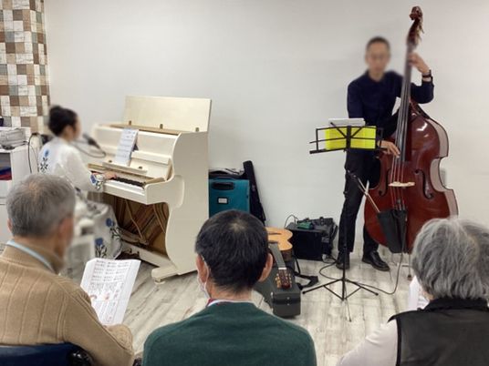 音楽演奏の場面