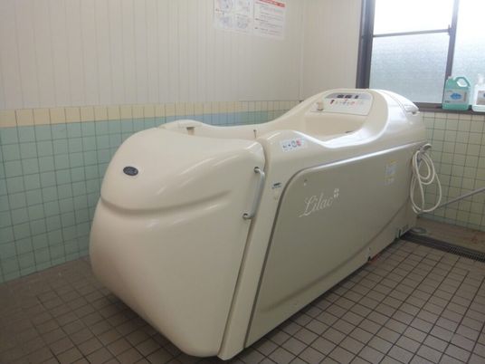 機械浴の浴室