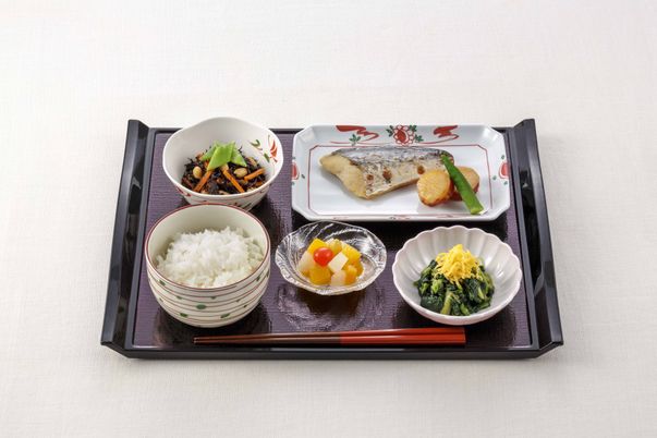栄養バランス考えた和食提供