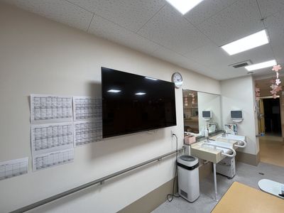 清潔な洗面台の室内