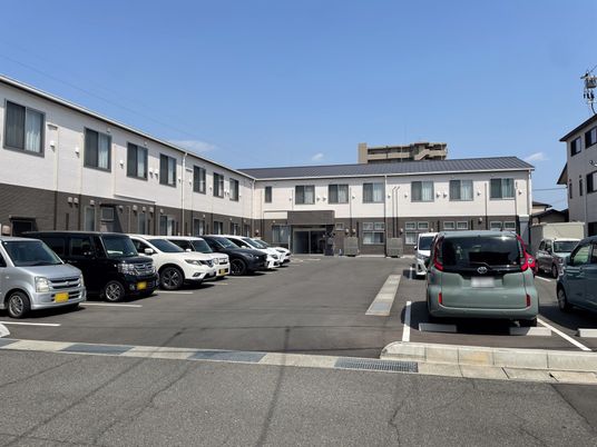 ゆったりとした駐車場