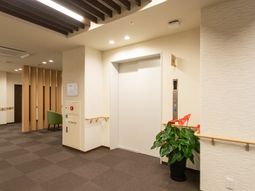 エレベーター前の廊下