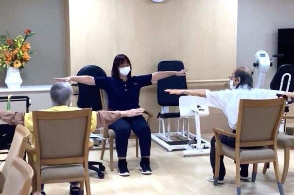 体操をしている機能訓練室