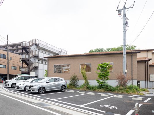 現代的な建物の外観  