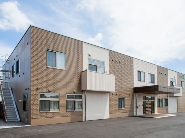 明るい建物外観 外観 明るい雰囲気の建物です。天気の良い日には自然光が建物全体を包み込みます。