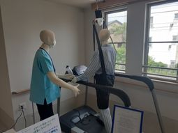リフト介助の練習設備