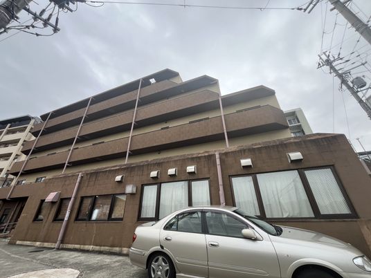 穏やかな施設の外観