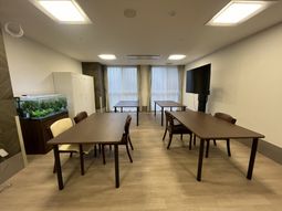 広々としたラウンジ