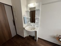 シンプルな洗面台