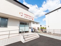 明るく清潔なエントランス