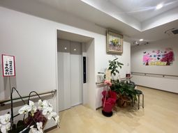 明るい廊下の一角