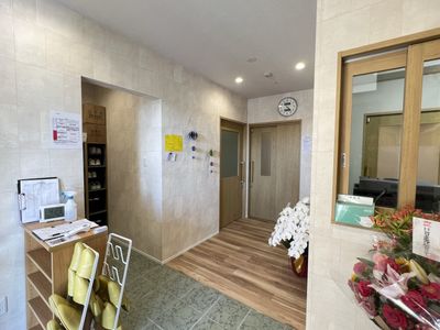 温もり感じる受付エリア