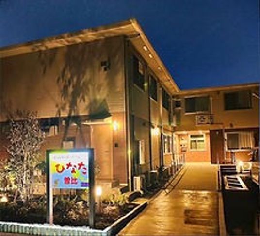 看板と建物の外観