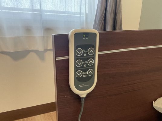 ベッド脇の操作パネル