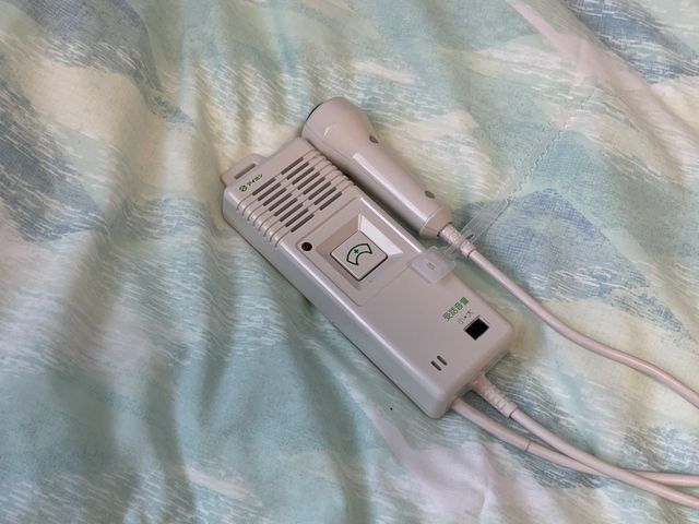 安心サポートの呼び出し機器 居室 手元で簡単操作ができるコール機器が、日々の安心を支えています。