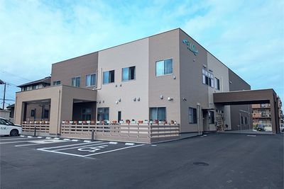 広々とした外観