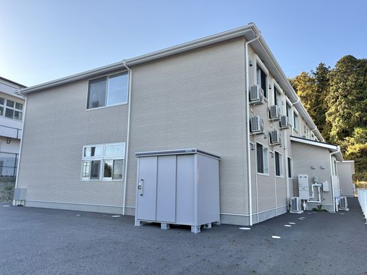 設備が整った建物外観