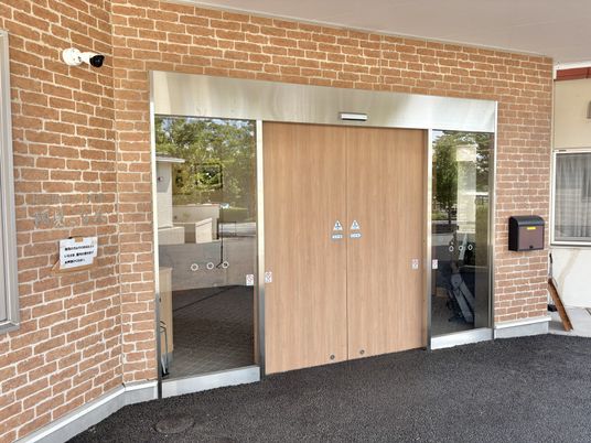 エントランスの外観