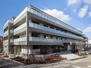 モダンな外観の建物
