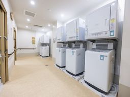 清潔なコインランドリー