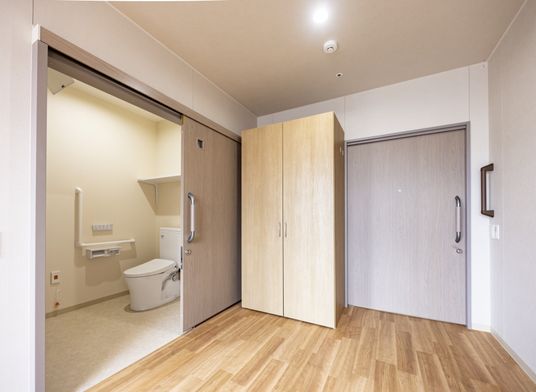 広々としたトイレスペース